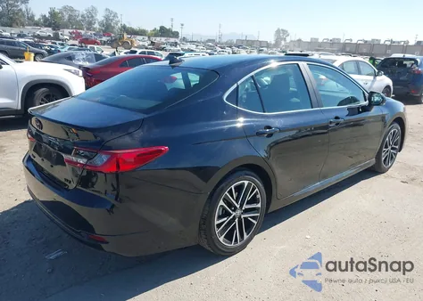 2025 Toyota Camry Xle z USA, uszkodzony, nr VIN 4T1DAACK8SU583703